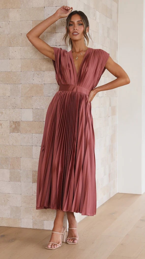 Vestido Midi Elegante con satén, plisado, escote en V y caída fluida - Verde