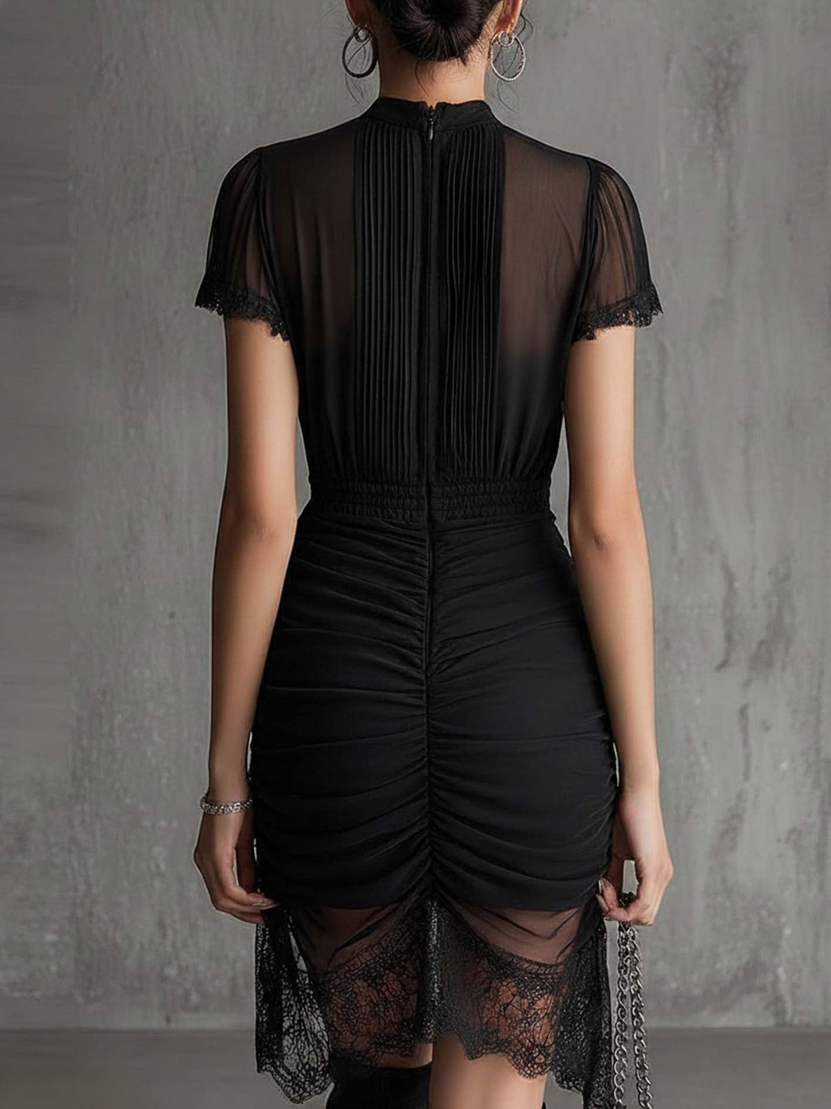 Minivestido Negro con gasa, plisado y remate de encaje - Negro
