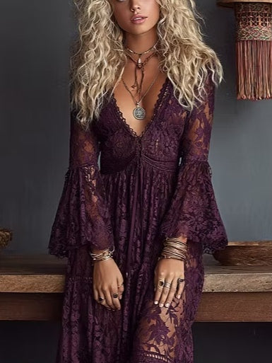 Vestido Largo Morado con encaje, escote en V, fruncido y manga campana - Morado