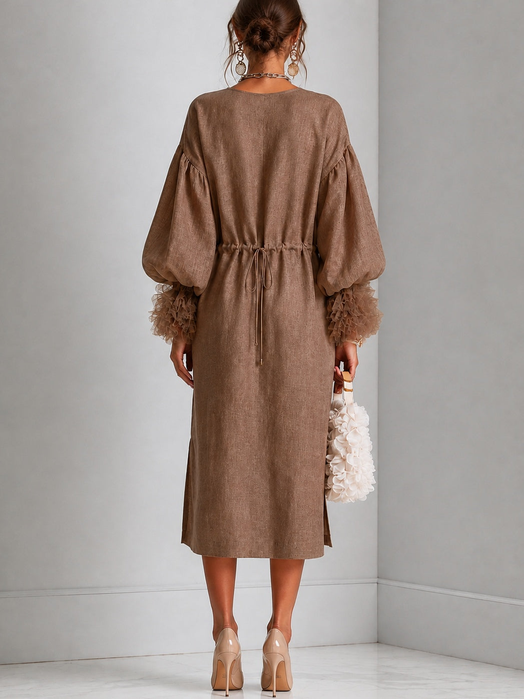 Vestido Midi Marrón con cordón de ajuste, manga farol, plisado y volante - Marrón