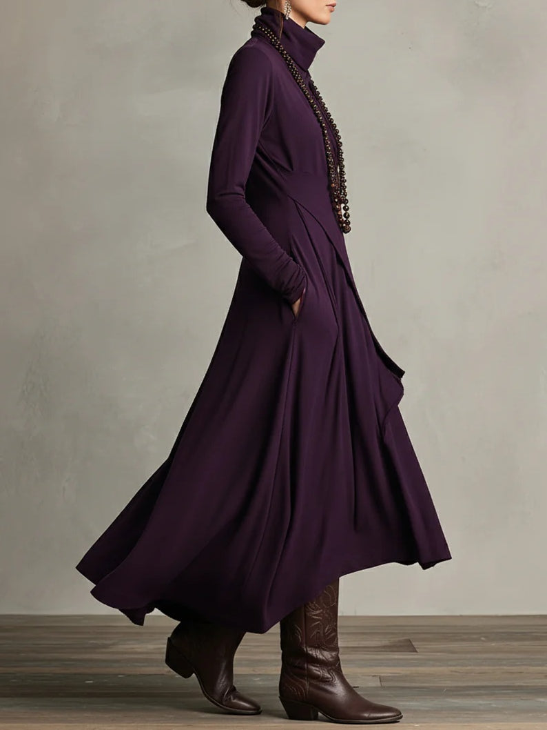 Vestido Largo con cuello alto, corte asimétrico, plisado y encaje - Morado