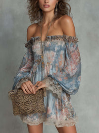 Vestido Estampado Romántico Azul con hombros descubiertos, fruncido, gasa y floral - Azul