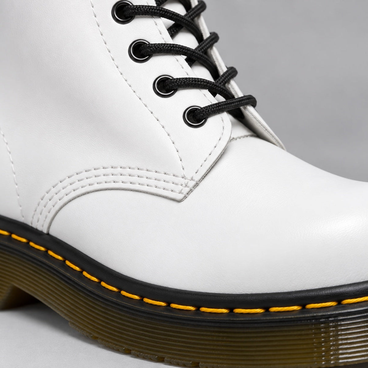 Charlotte - Elegant women lace-up boot