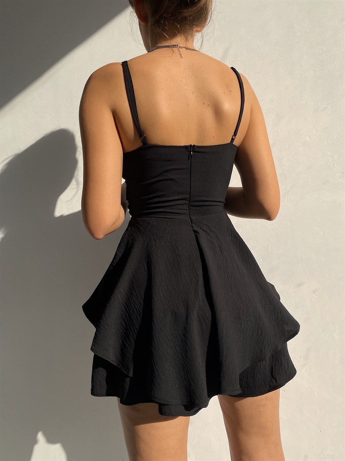 Mono con cremallera, tirantes finos y liso - Negro