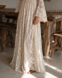 Vestido Largo Boho Albaricoque con encaje, escote en V y manga campana - Albaricoque