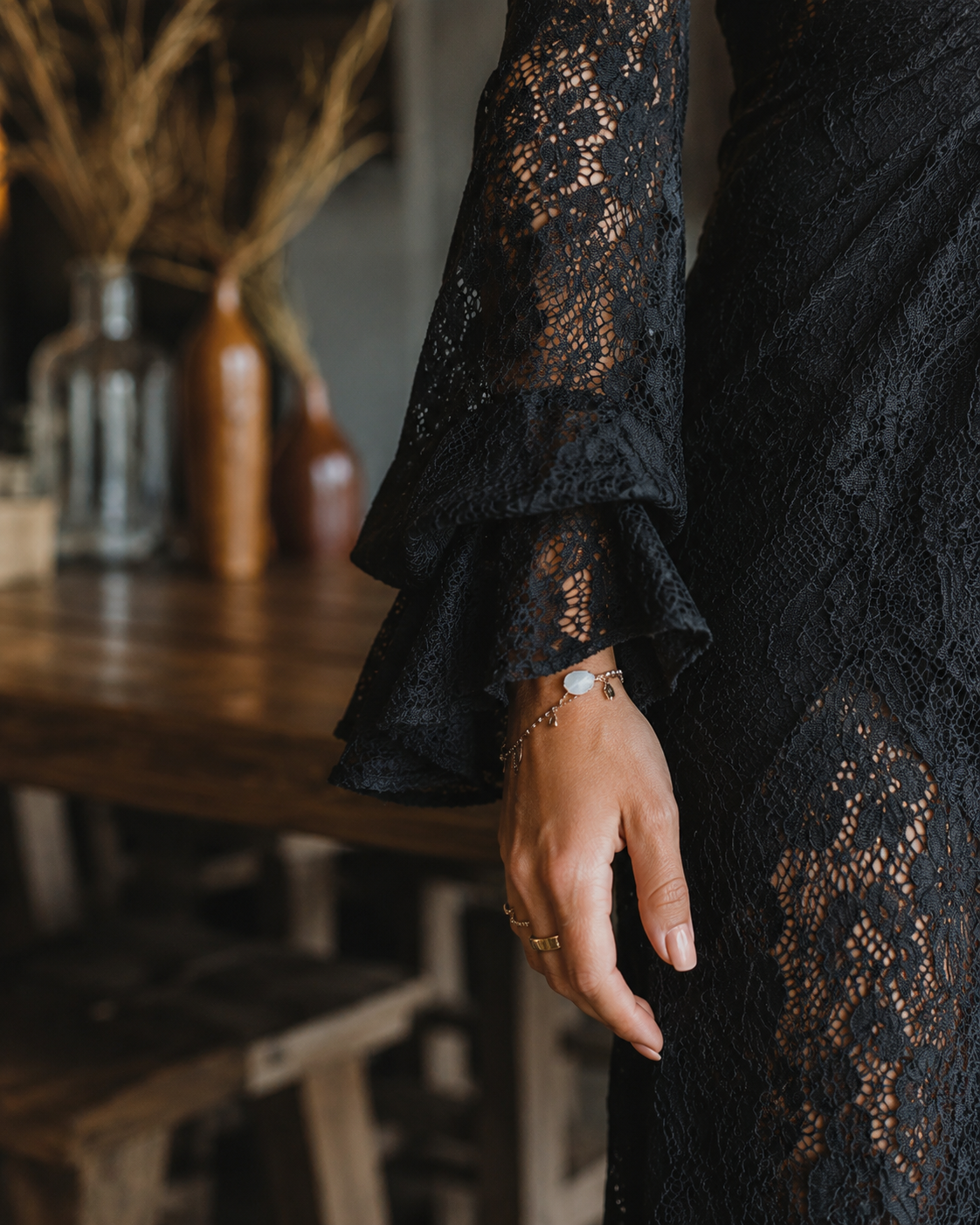 Vestido Largo Negro con encaje y escote en V - Negro
