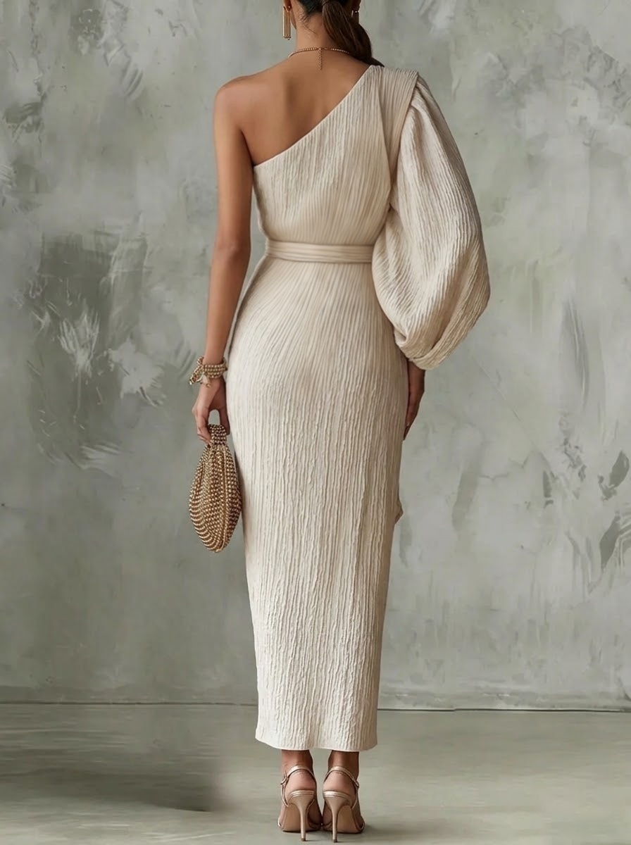 Vestido Largo Beige con corte asimétrico, un solo hombro, plisado y drapeado - Beige