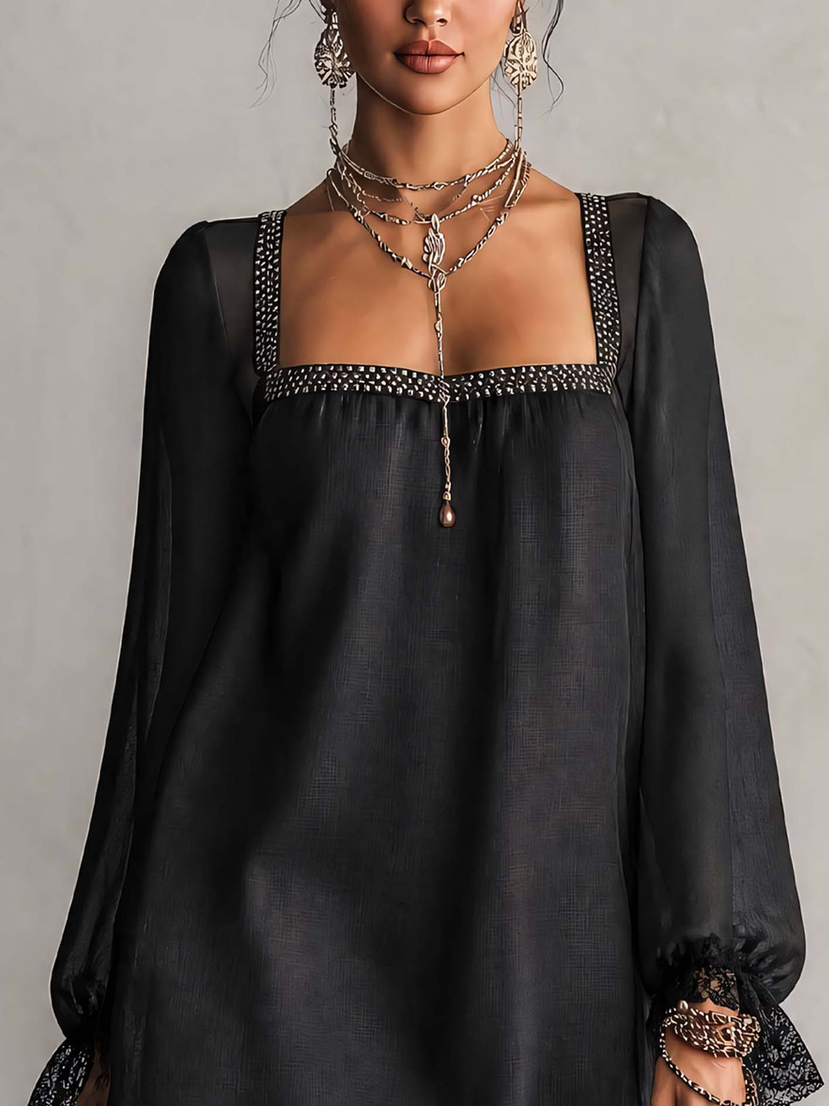 Minivestido Negro con strass, ribete, escote cuadrado y encaje - Negro