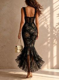 Vestido Estampado Romántico Negro con corte sirena, remate de encaje y floral - Negro