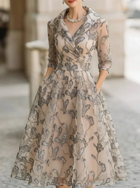 Vestido Midi Beige con encaje, cintura marcada, corte en A y estampado - Beige