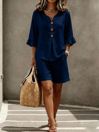 Conjunto de Short con botones delanteros, escote en V y volantes - Azul Cielo