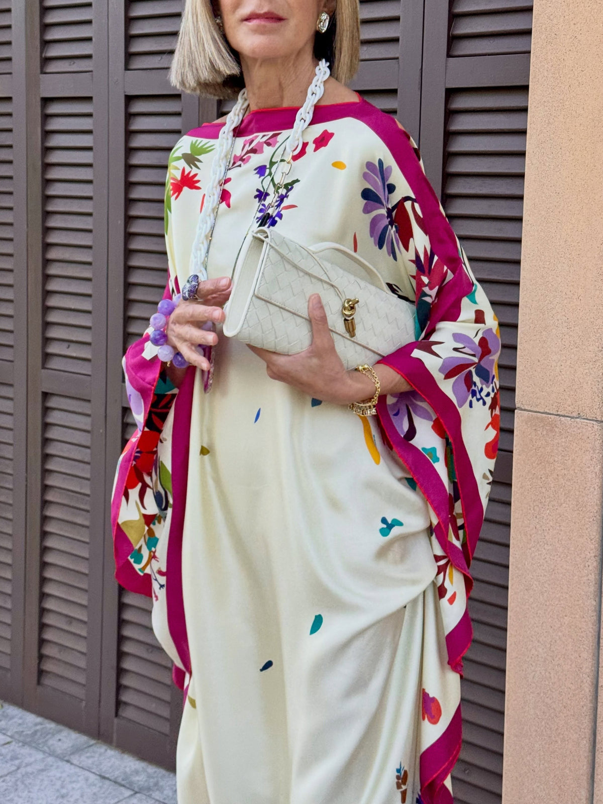 Vestido Estampado Elegante Marfil Corte Holgado con satén y estampado - Marfil