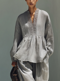Conjunto de Dos Piezas Gris con escote en V, remate de encaje, puño y lino - Gris