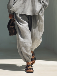 Conjunto de Dos Piezas Gris con escote en V, remate de encaje, puño y lino - Gris