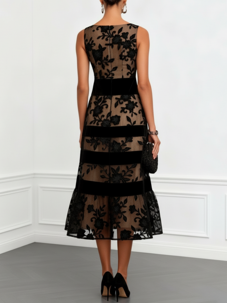 Vestido Estampado Negro Sin Mangas con malla, corte en A y floral - Negro