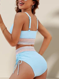 Bikini con escote en V y cordón de ajuste - Blanco