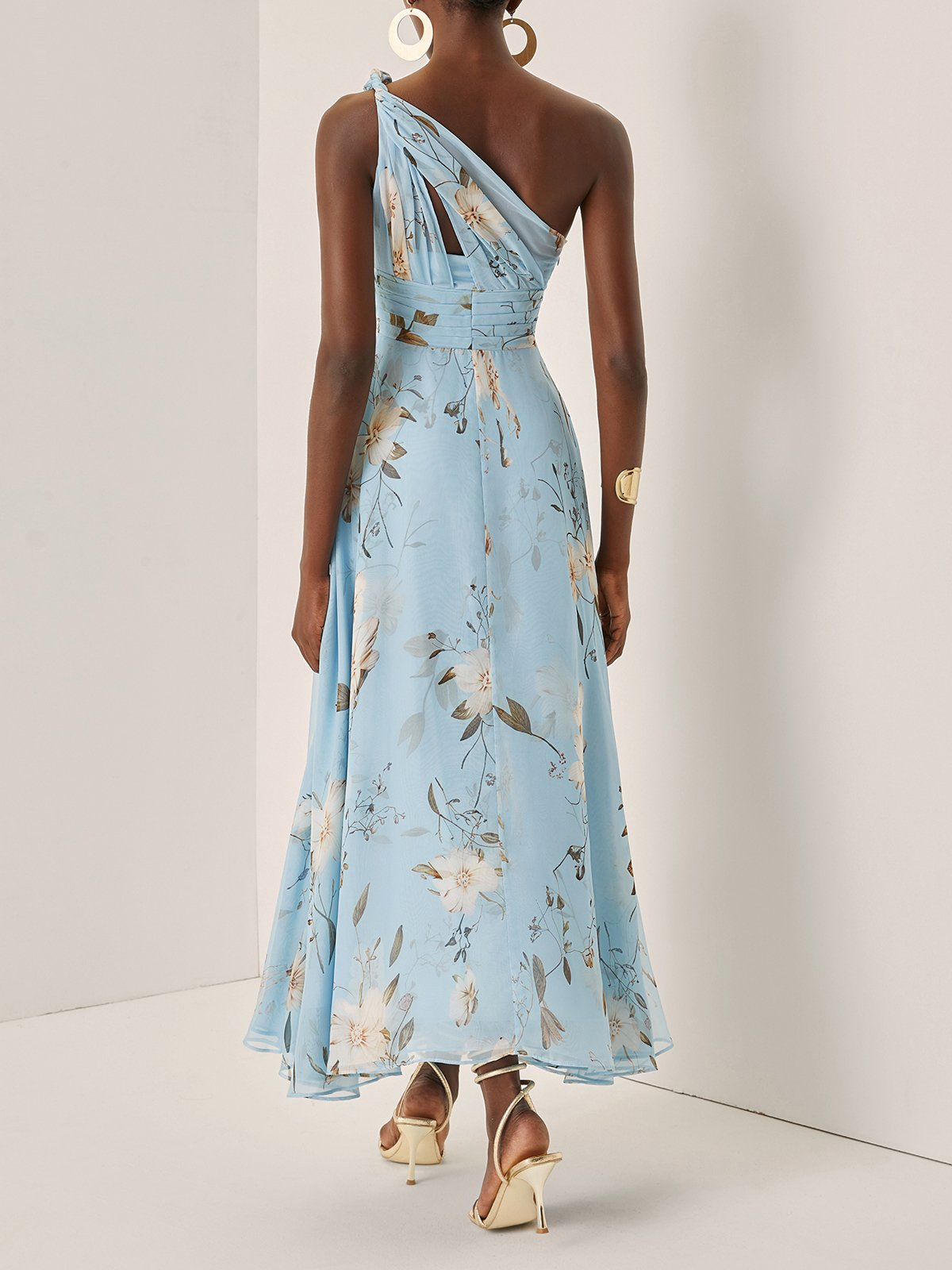 Vestido Estampado Azul Claro con plisado, gasa, un solo hombro y floral - Azul Claro
