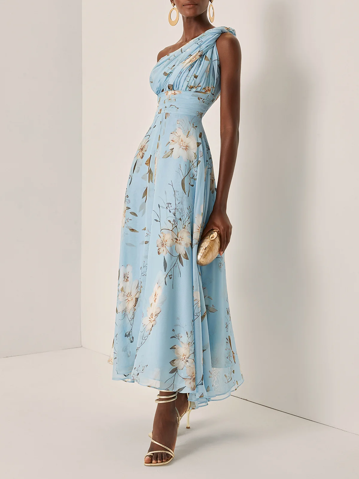 Vestido Estampado Azul Claro con plisado, gasa, un solo hombro y floral - Azul Claro