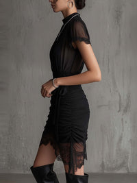 Minivestido Negro con gasa, plisado y remate de encaje - Negro