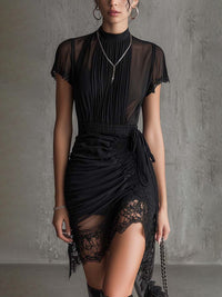 Minivestido Negro con gasa, plisado y remate de encaje - Negro