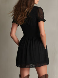 Minivestido Negro con plisado y remate de encaje - Negro