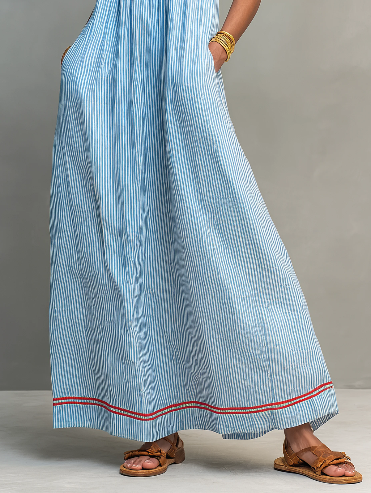 Vestido Largo Azul con ribete, a rayas y tirantes finos - Azul