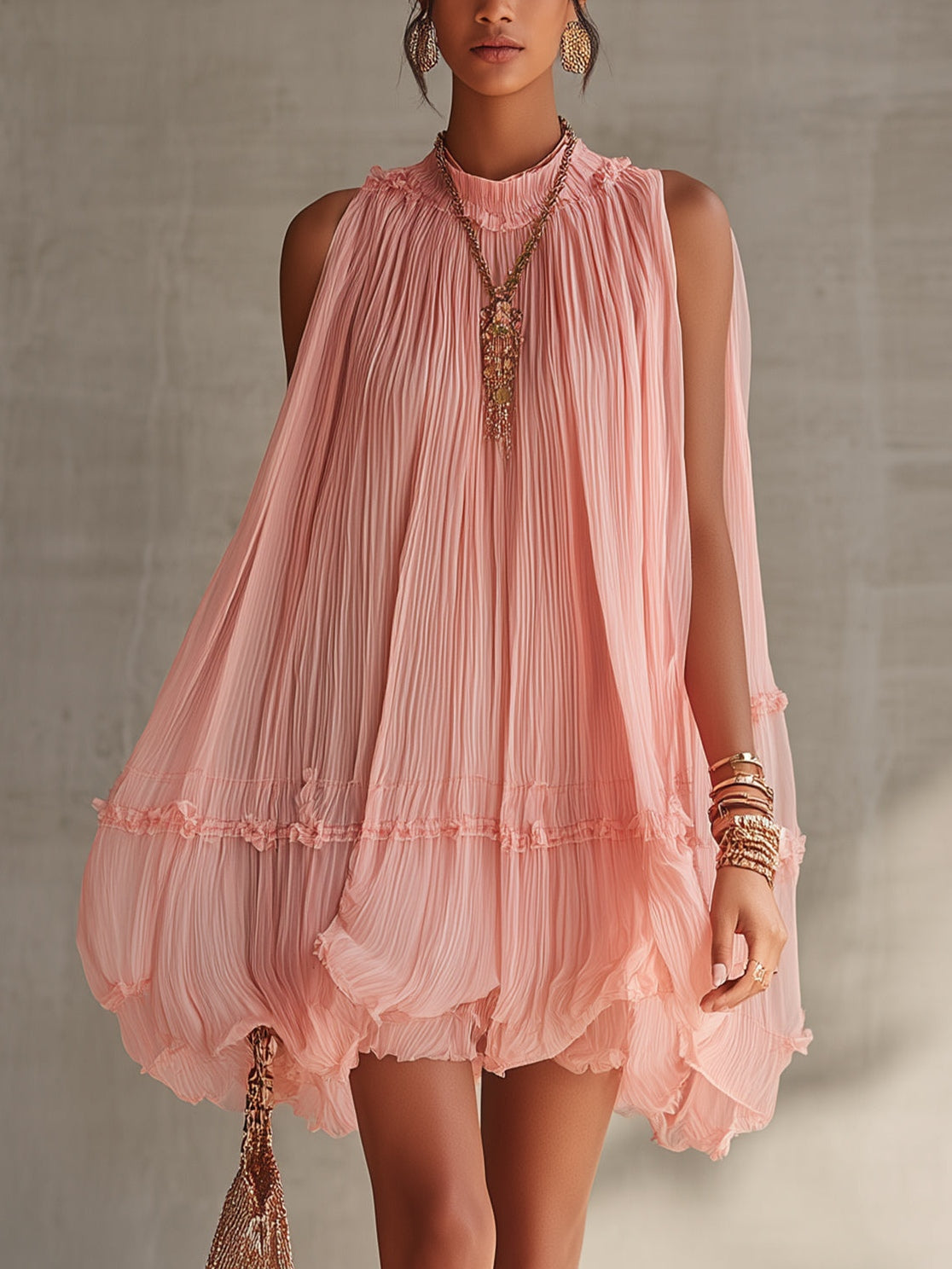 Minivestido Rosa con escote halter, volantes y gasa - Rosa