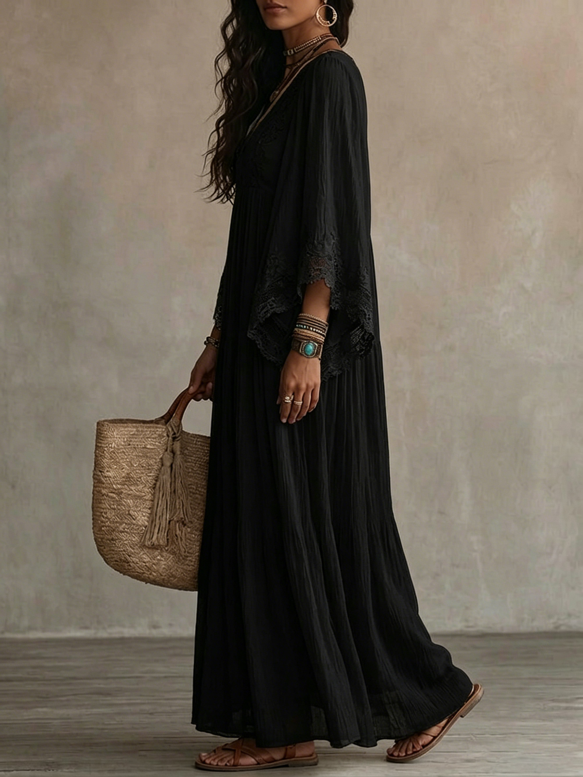 Vestido Largo Negro con encaje, escote en V, manga murciélago y gasa - Negro
