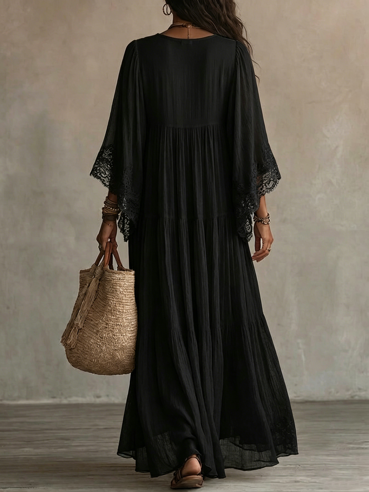Vestido Largo Negro con encaje, escote en V, manga murciélago y gasa - Negro