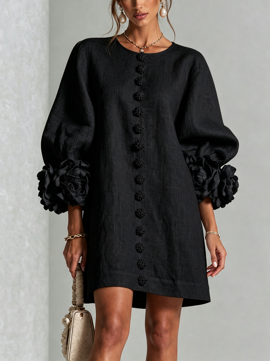 Vestido Mini Negro con Botones Flor y Puños de Flores