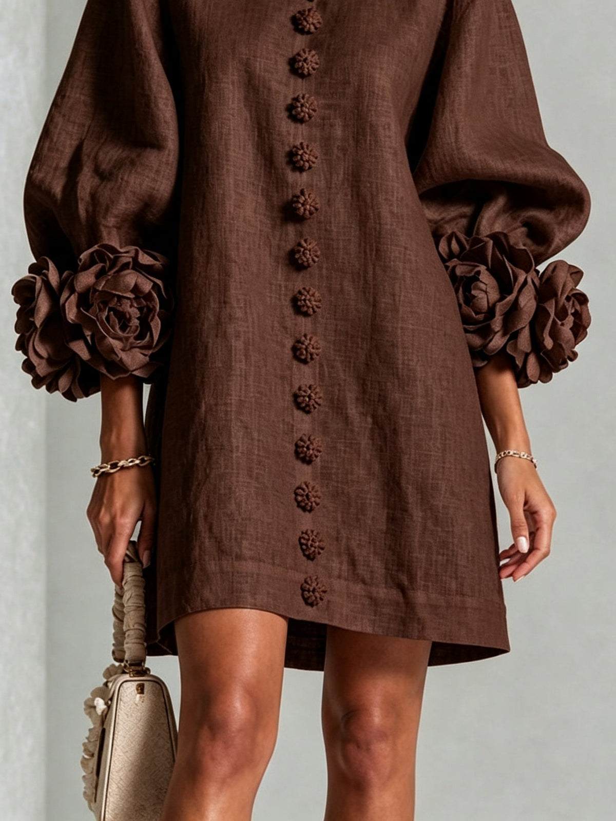 Minivestido Marrón con botones delanteros, puños y floral - Marrón