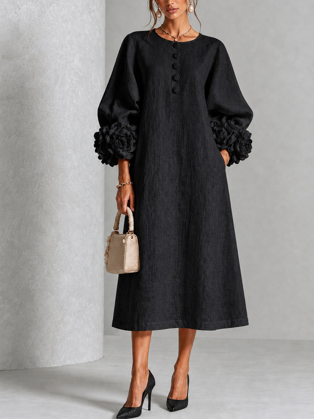 Vestido Midi Negro con botones delanteros, puños y floral - Negro