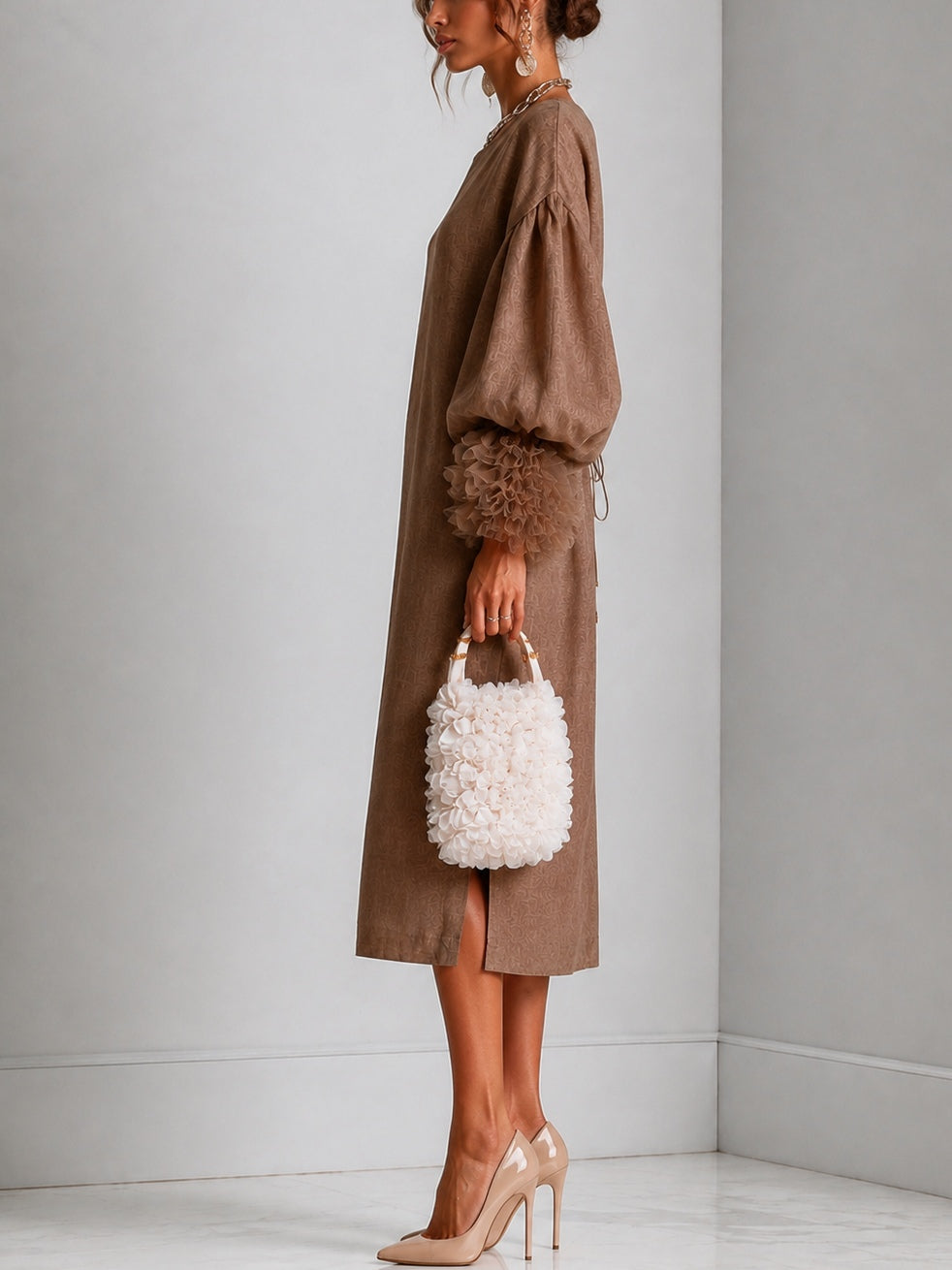 Vestido Midi Marrón con cordón de ajuste, manga farol, plisado y volante - Marrón