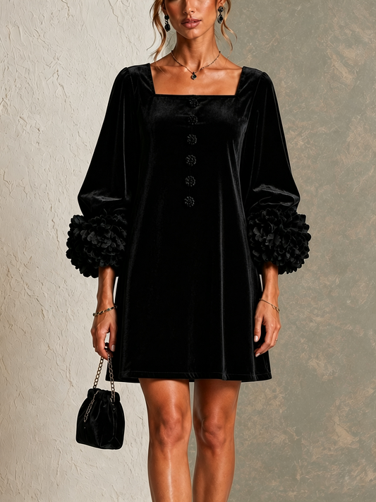 Minivestido Negro con terciopelo, botones delanteros, puños y floral - Negro
