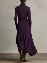 Vestido Largo con cuello alto, corte asimétrico, plisado y encaje - Morado
