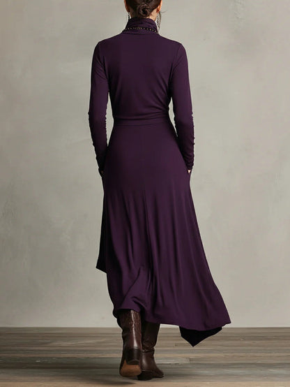 Vestido Largo con cuello alto, corte asimétrico, plisado y encaje - Morado