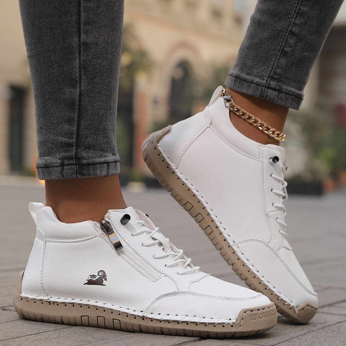 Mila comfort trainers White