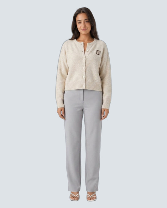Cardigan Love Vanilla - fondo gris
