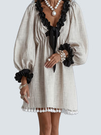 Vestido Mini Beige Volantes Pompon - fondo gris